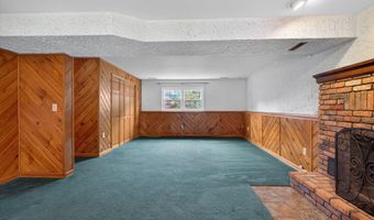 19 Midway Dr, Albany, NY 12205