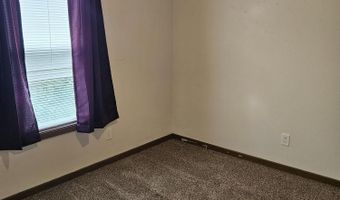1023 N 1st St, Aberdeen, SD 57401