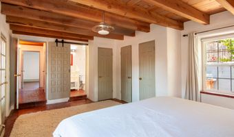 929 AVENIDA ESTRELLITA NE, Albuquerque, NM 87110