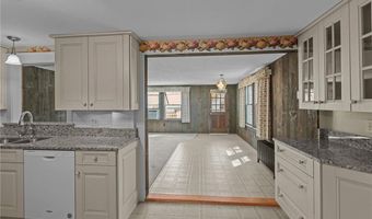 157 Schuyler St, East Providence, RI 02914