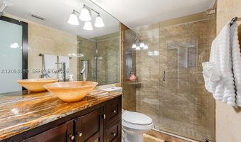 19999 E Country Club Dr 1302, Aventura, FL 33180