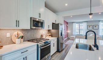 220 Anchor Way, Aberdeen, NJ 07721
