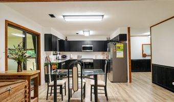 303 N Hudson Ave, Aurora, MO 65605