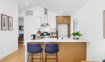 351 Vista Pl, Los Angeles, CA 90042