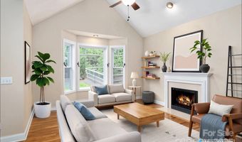 17 Bohemian Ln, Asheville, NC 28805