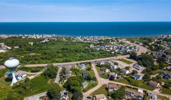 17 Saltaire Ave, Narragansett, RI 02882