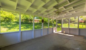 49 Canterbury Dr, Athens, OH 45701