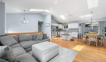 153 Grandview Ave, Lincoln, RI 02865