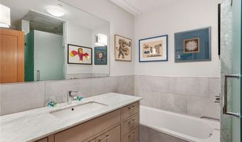 345 Thames St 407 N, Bristol, RI 02809