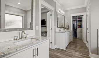 806 Long Leaf Cir, Brandon, MS 39042