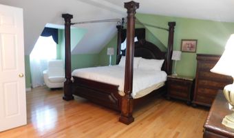 8 Tilden Rd, Danbury, CT 06810