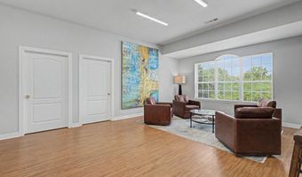 102 SE Executive Dr, Bentonville, AR 72712