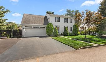 8 Mckay Ct, Warwick, RI 02889