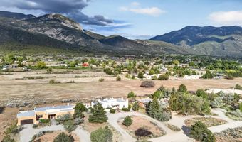 11 Los Altos, Arroyo Seco, NM 87514