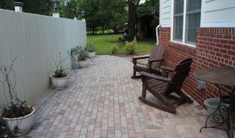 7703 NEWCASTLE Dr, Annandale, VA 22003