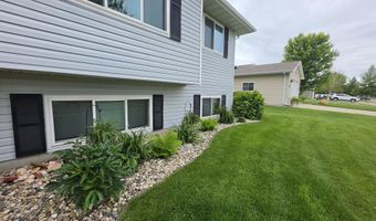 1005 Plum Ln, Aberdeen, SD 57401