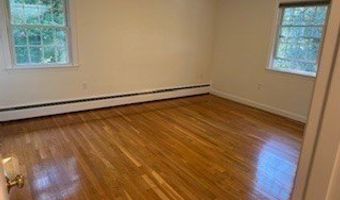 27 Lincoln Cir W 27, Andover, MA 01810