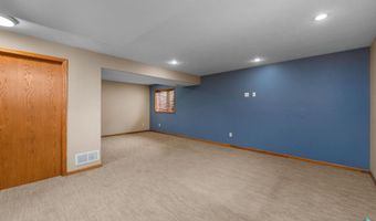 209 W Ironwood St, Brandon, SD 57005
