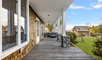 39 Walcott Ave, Jamestown, RI 02835