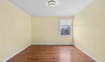 11 Searingtown Rd, Albertson, NY 11507