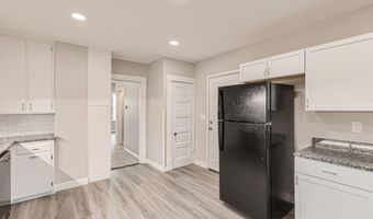 555 Tyler St, Anoka, MN 55303