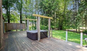 6365 Hayfield Ln, Almont, MI 48003