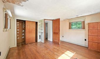 570 McGrath Pond Rd, Belgrade, ME 04917