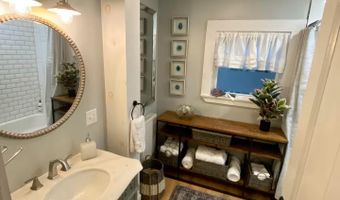 15 Maple St, Bangor, ME 04401