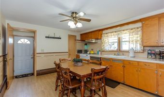 39 Fairview Ave, East Providence, RI 02914