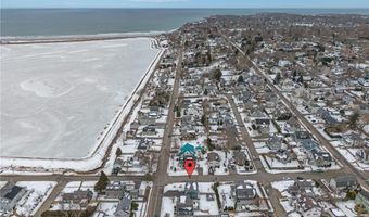 97 Eustis Ave 2, Newport, RI 02840