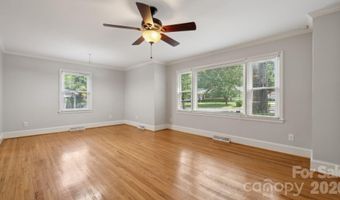 1818 Woodland Dr, Charlotte, NC 28205