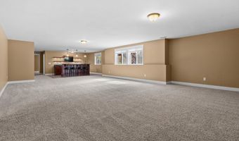 5730 Summerset Woods Dr, Alto, MI 49302