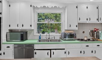 18 Vernon St, Ayer, MA 01432