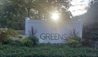 614 Longfellow Dr 614, Branford, CT 06405