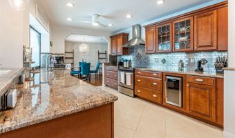 910 CHIPAWAY Dr, Apollo Beach, FL 33572