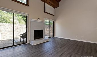 7916 Charter Oak Ln, Charlotte, NC 28226