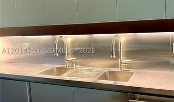 20365 W Country Club Dr TH24, Aventura, FL 33180