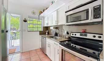 9280 Bay Harbor Ter 25, Bay Harbor Islands, FL 33154
