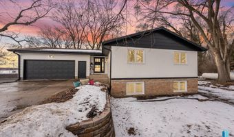 1121 S Splitrock Blvd, Brandon, SD 57005