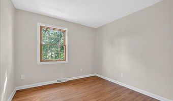 3 Fenway Dr, Albany, NY 12211