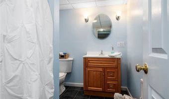 15 Leonard Dr, North Smithfield, RI 02896