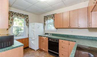 15 Kent Pl, Cranston, RI 02905