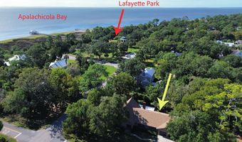 22 12th St, Apalachicola, FL 32320