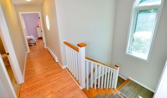 24 Sharon Rd, Bloomfield, CT 06002