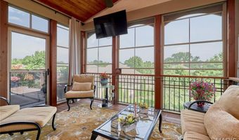 259 Meadowbrook Country Club Est, Ballwin, MO 63011