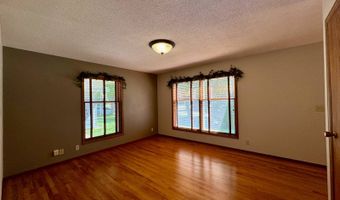 1005 3rd St, Britton, SD 57430