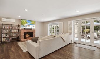 7027 Alicante Rd, Carlsbad, CA 92009