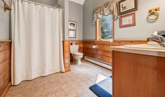 46 Ammonoosuc Dr, Bartlett, NH 03812
