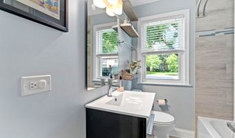 15 E Fairview St, Arlington Heights, IL 60005