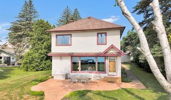 429 Edgewater Dr, Algonac, MI 48001